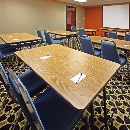 Holiday Inn Express & Suites Fayetteville University Of Arkansas Area By Ihg Dış mekan fotoğraf