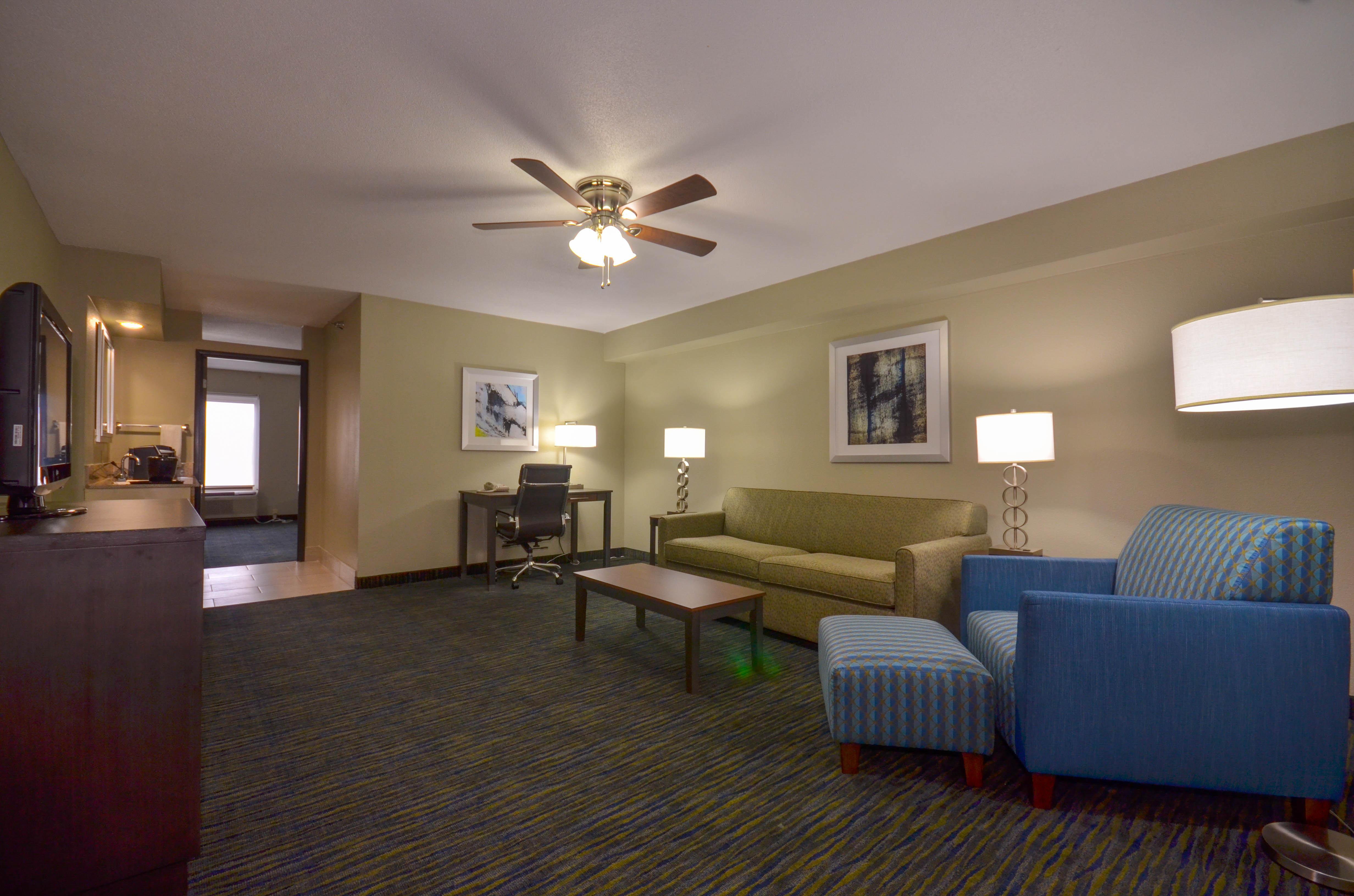 Holiday Inn Express & Suites Fayetteville University Of Arkansas Area By Ihg Dış mekan fotoğraf