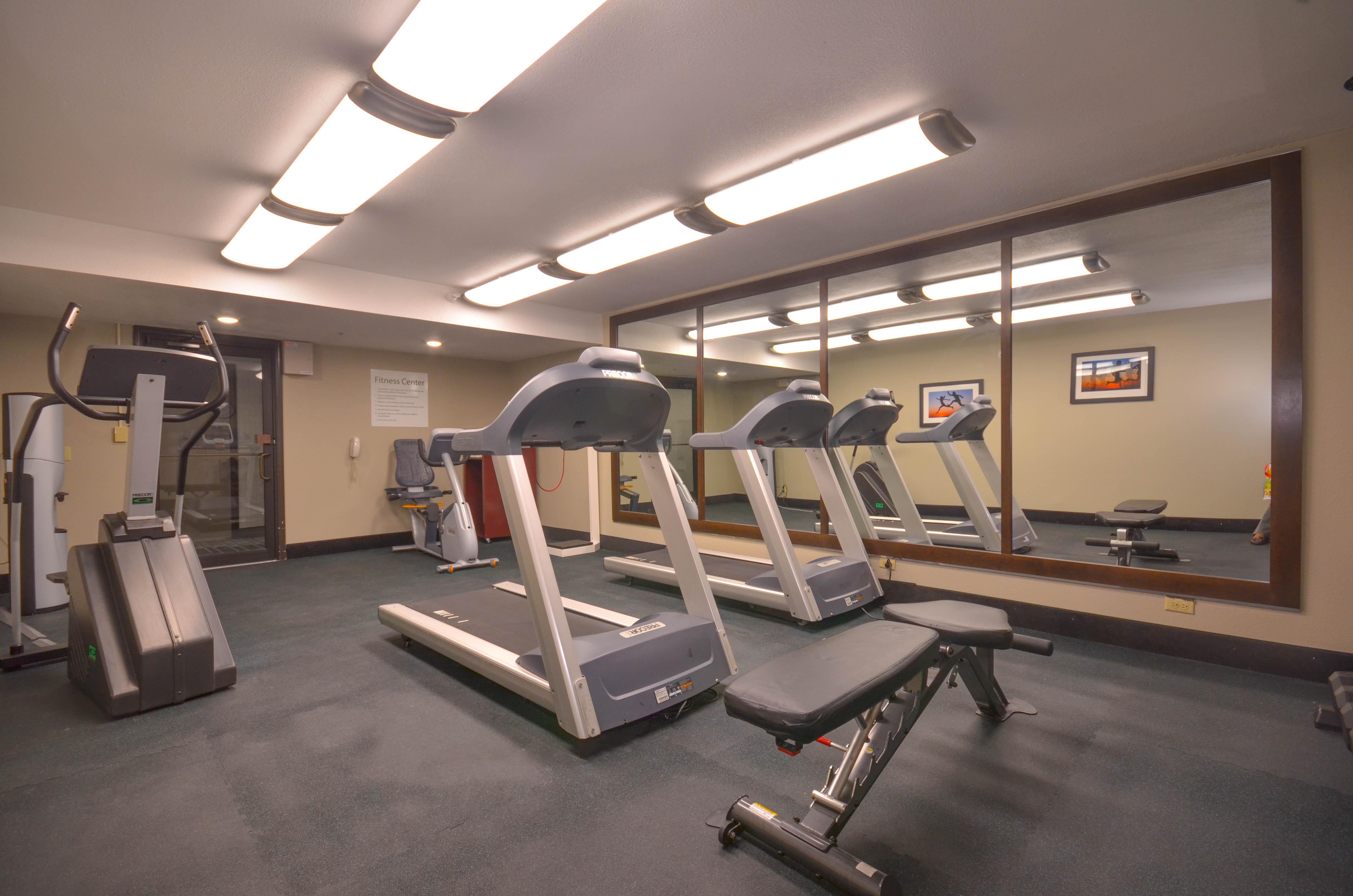 Holiday Inn Express & Suites Fayetteville University Of Arkansas Area By Ihg Dış mekan fotoğraf