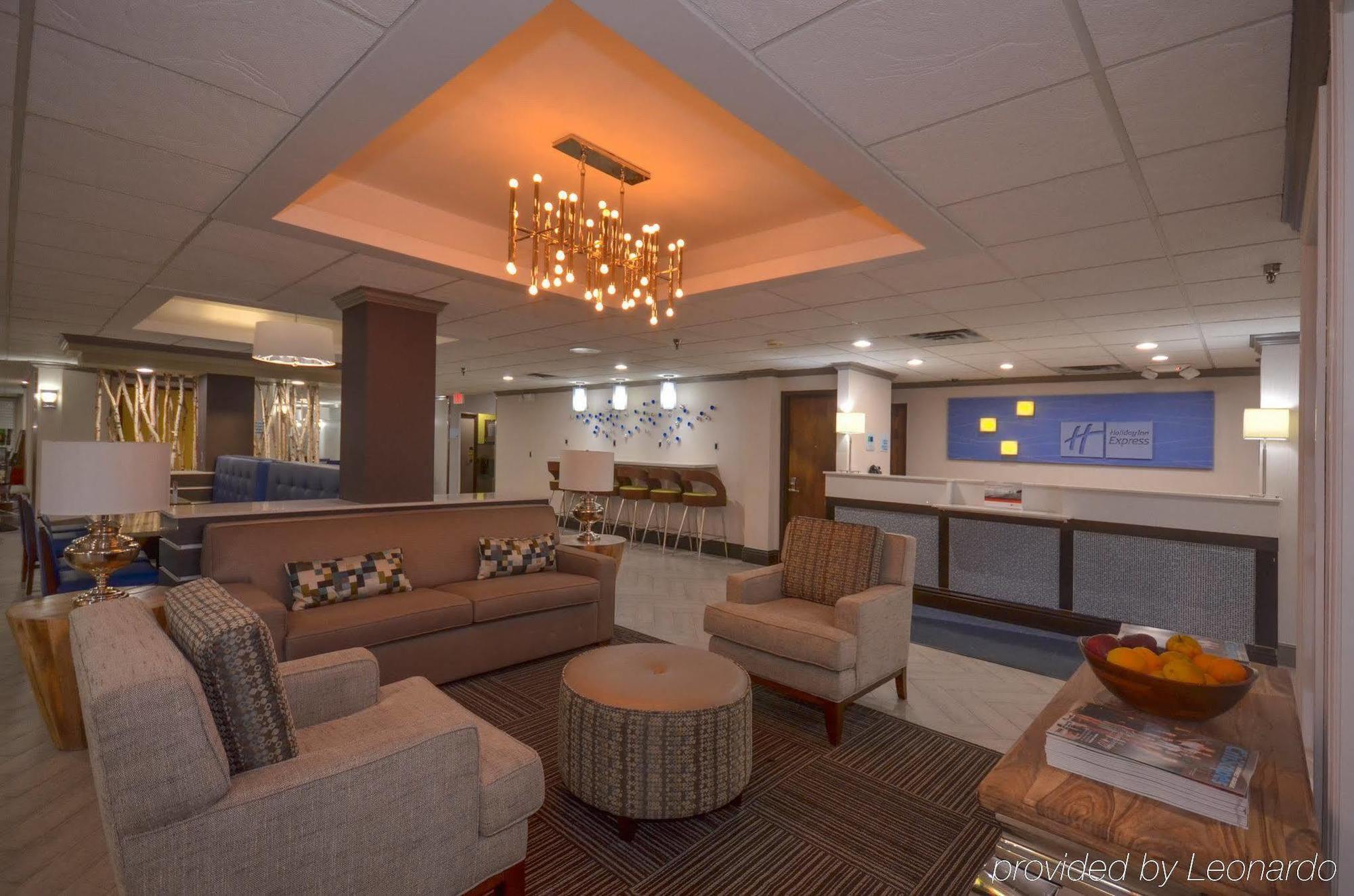 Holiday Inn Express & Suites Fayetteville University Of Arkansas Area By Ihg Dış mekan fotoğraf