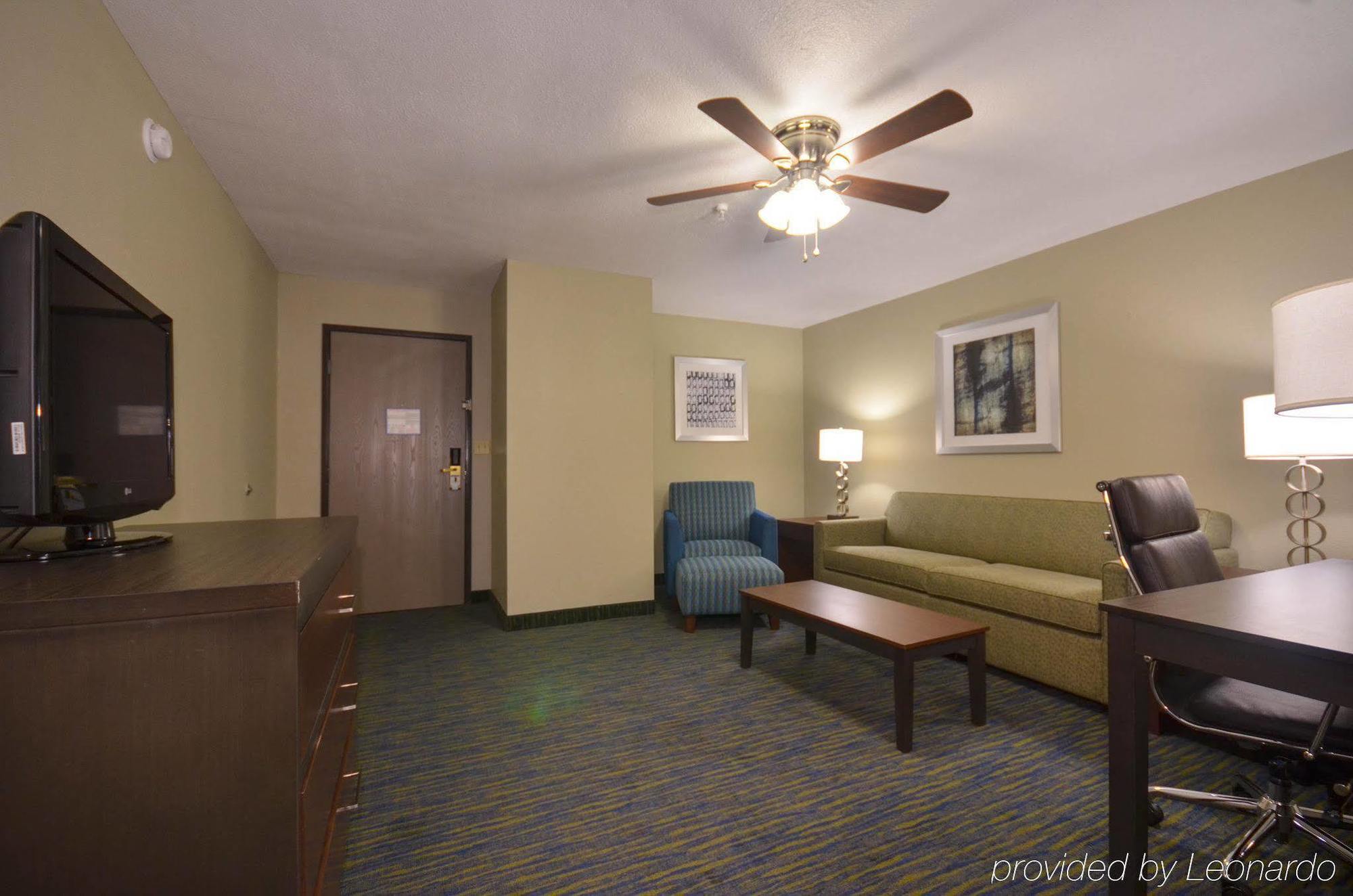 Holiday Inn Express & Suites Fayetteville University Of Arkansas Area By Ihg Dış mekan fotoğraf