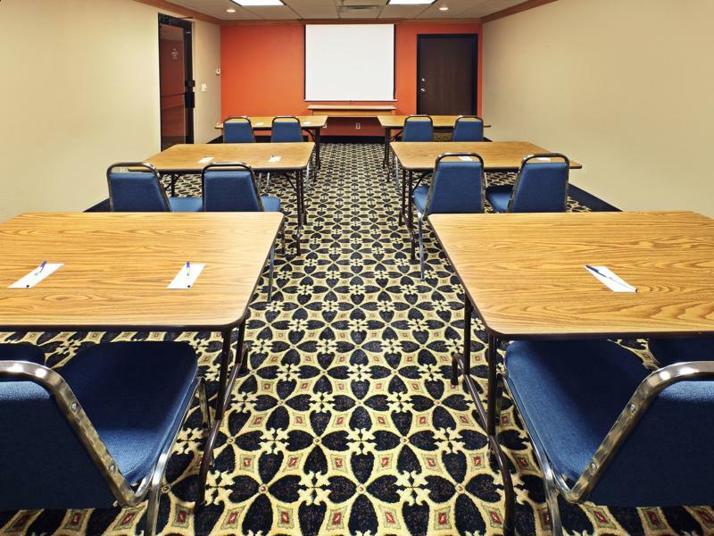 Holiday Inn Express & Suites Fayetteville University Of Arkansas Area By Ihg Dış mekan fotoğraf